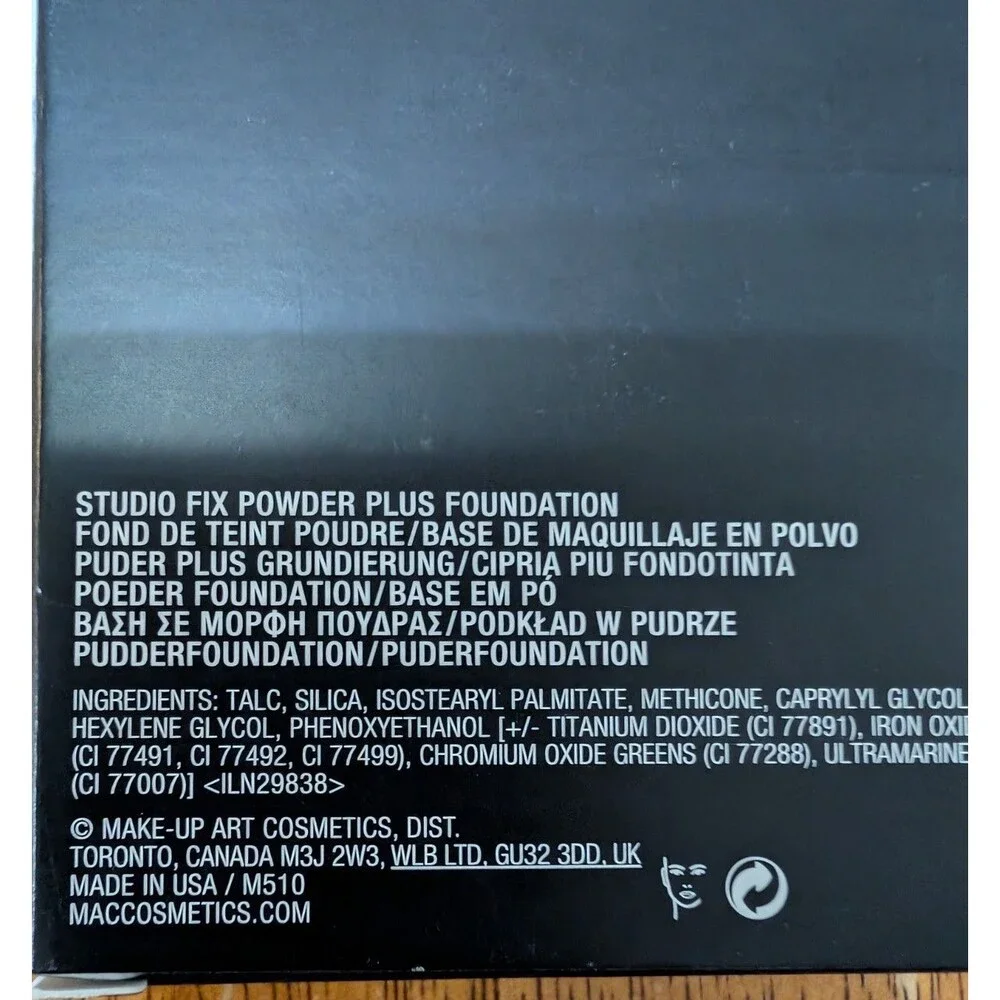 MAC Studio Fix Powder Plus Foundation NC20 Original Formula Matte Oil Control
